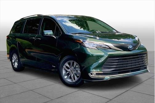 2021 Toyota Sienna XLE 8 Passenger
