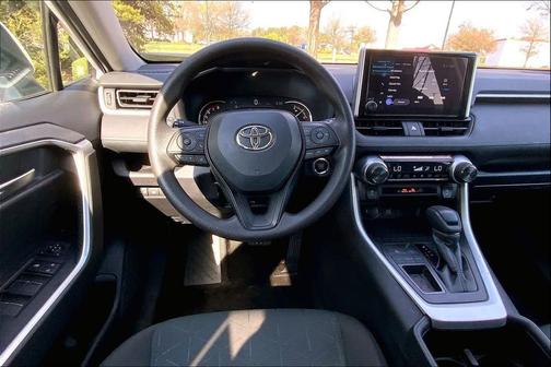 Ice Cap 2025 Toyota RAV4 XLE