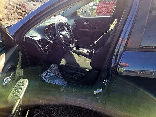 Slate Blue Pearlcoat 2020 Jeep Cherokee Latitude