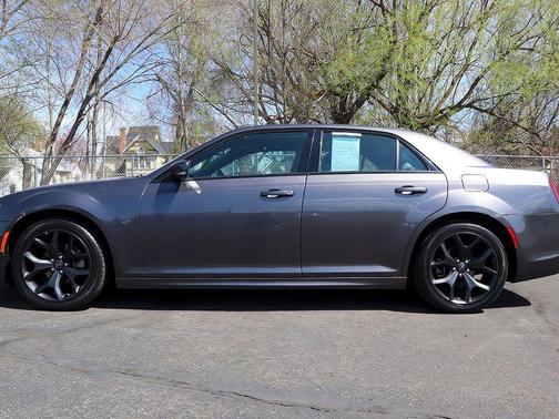 2022 Chrysler 300 S