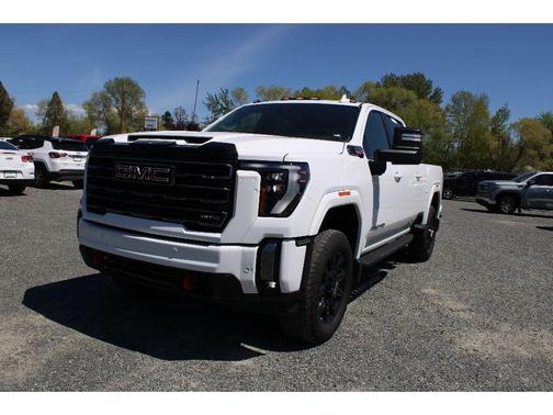 Summit White 2024 GMC Sierra 2500 AT4