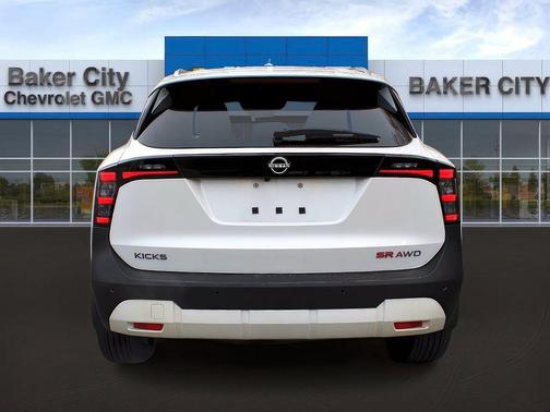 2025 Nissan Kicks SR