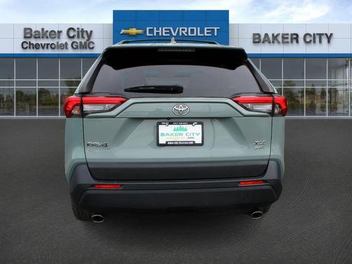 2020 Toyota RAV4 XLE