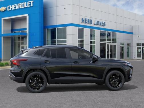 Mosaic Black Metallic 2026 Chevrolet Trax ACTIV