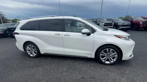 2021 Toyota Sienna Platinum 7 Passenger