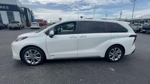 2021 Toyota Sienna Platinum 7 Passenger