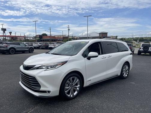 2021 Toyota Sienna Platinum 7 Passenger