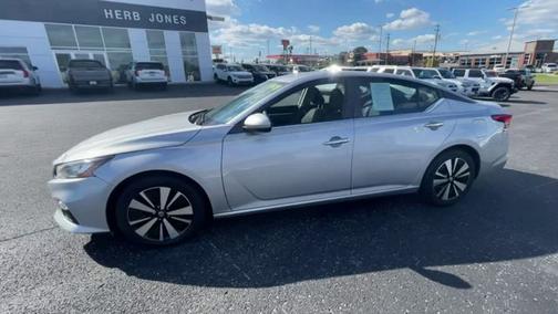 2022 Nissan Altima 2.5 SV
