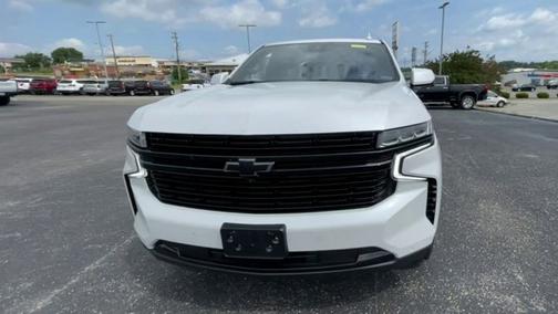 Iridescent Pearl Tricoat 2023 Chevrolet Suburban RST