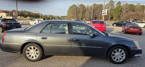 2011 Cadillac DTS Base