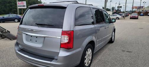 2013 Chrysler Town & Country Touring