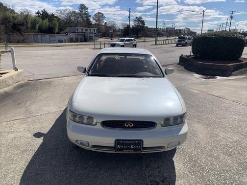 1996 INFINITI J30 Base 4dr Sedan