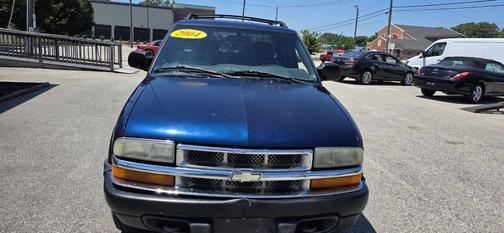 Blue 2004 Chevrolet S-10 Base