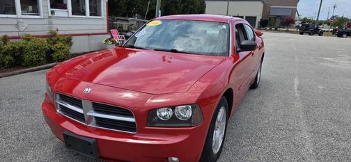 Red 2006 Dodge Charger SE