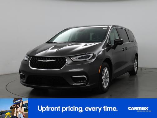 Gray 2023 Chrysler Pacifica Touring L