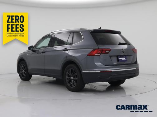 Gray 2024 Volkswagen Tiguan SE