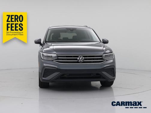 Gray 2024 Volkswagen Tiguan SE