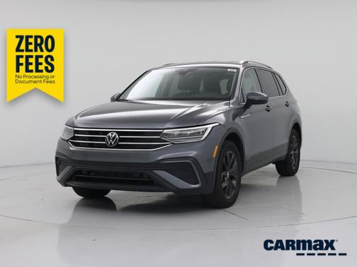 Gray 2024 Volkswagen Tiguan SE