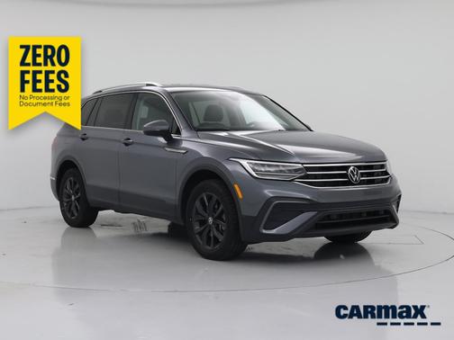 Gray 2024 Volkswagen Tiguan SE