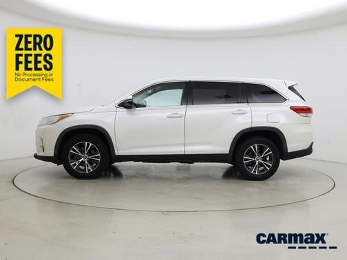 White 2019 Toyota Highlander LE Plus