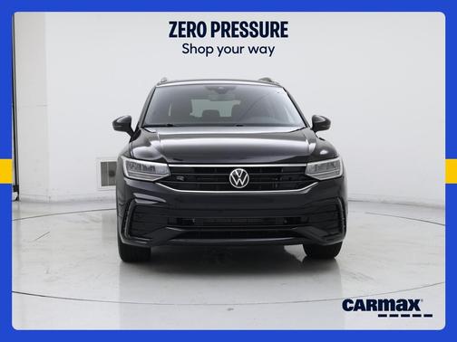 Black 2024 Volkswagen Tiguan SE R-Line Black