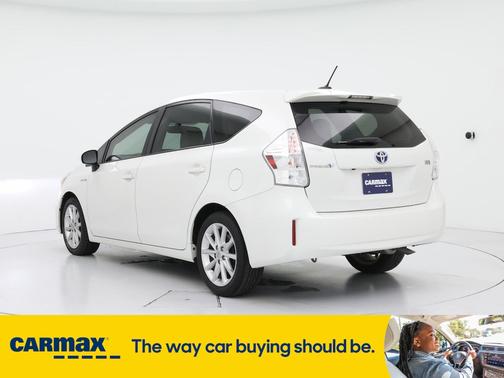 2013 Toyota Prius v Five