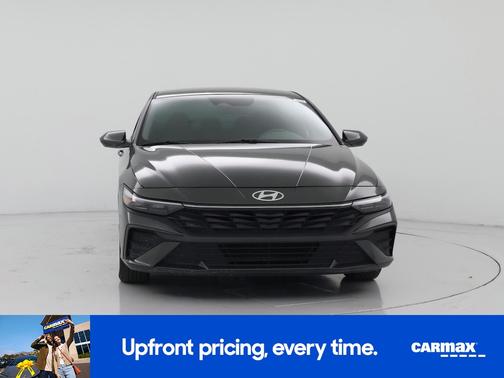 Gray 2024 Hyundai ELANTRA SE