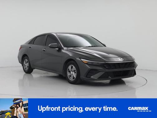 Gray 2024 Hyundai ELANTRA SE