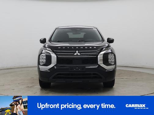 Black 2022 Mitsubishi Outlander ES