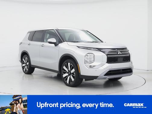 Silver 2025 Mitsubishi Outlander SE