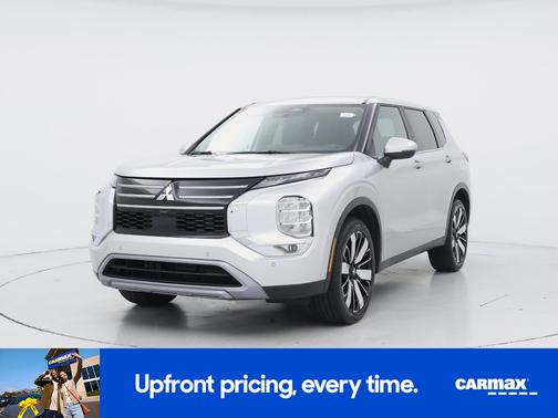 Silver 2025 Mitsubishi Outlander SE