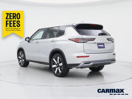 Silver 2025 Mitsubishi Outlander SE