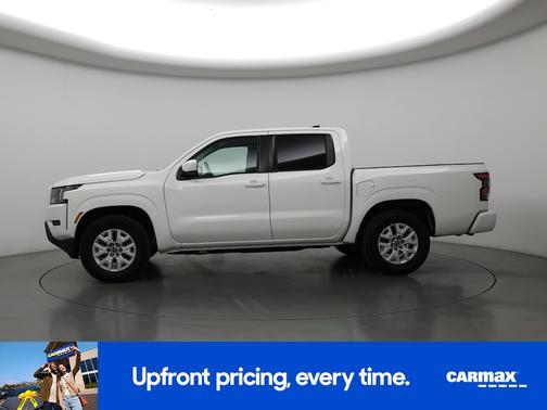 White 2022 Nissan Frontier SV