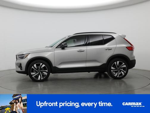 Gray 2025 Volvo XC40 B5 Plus Dark Theme