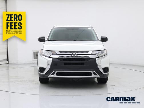 White 2020 Mitsubishi Outlander ES