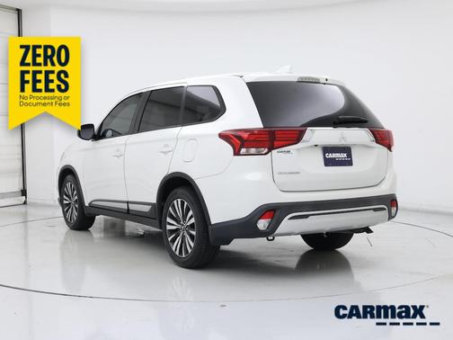 White 2020 Mitsubishi Outlander ES