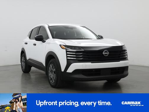 White 2025 Nissan Kicks S