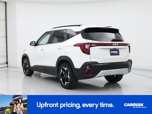 White 2025 Kia Seltos S