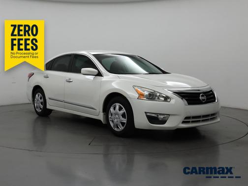 White 2014 Nissan Altima S