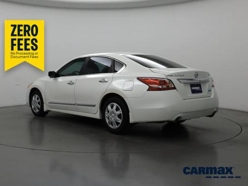 White 2014 Nissan Altima S
