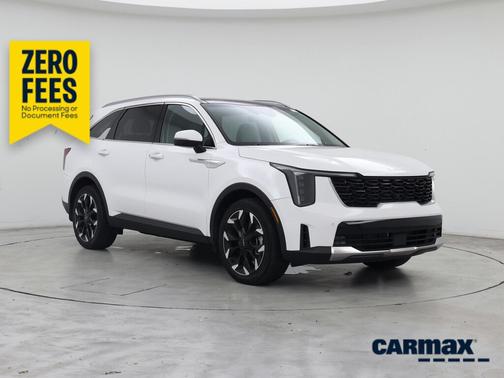 White 2025 Kia Sorento EX