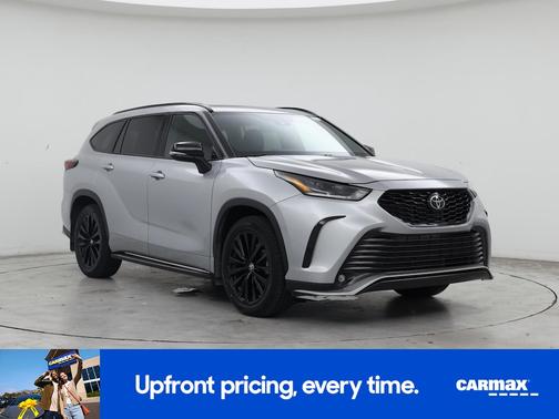 Silver 2025 Toyota Highlander XSE