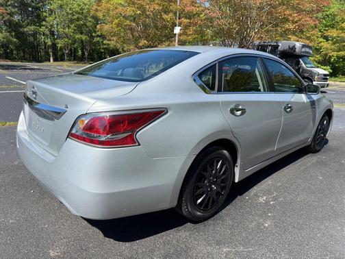 Gun Metallic 2015 Nissan Altima 2.5 S