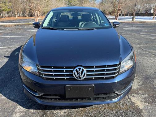 2013 Volkswagen Passat 2.0 TDI SE w/ Sunroof
