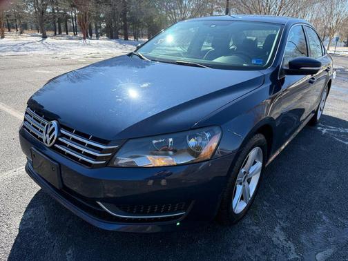 2013 Volkswagen Passat 2.0 TDI SE w/ Sunroof