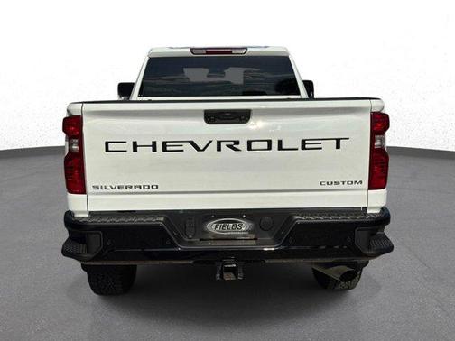 Summit White 2025 Chevrolet Silverado 2500 Custom