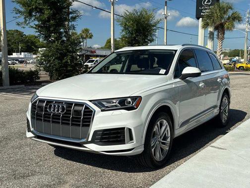 2022 Audi Q7 55 Premium Plus