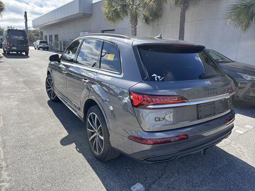 2021 Audi Q7 55 Premium Plus