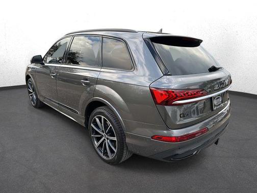 2021 Audi Q7 55 Premium Plus