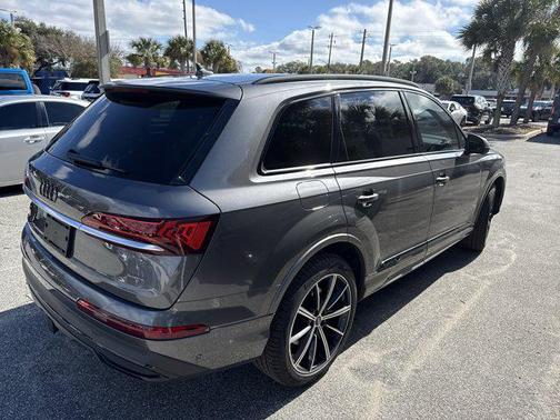 2021 Audi Q7 55 Premium Plus